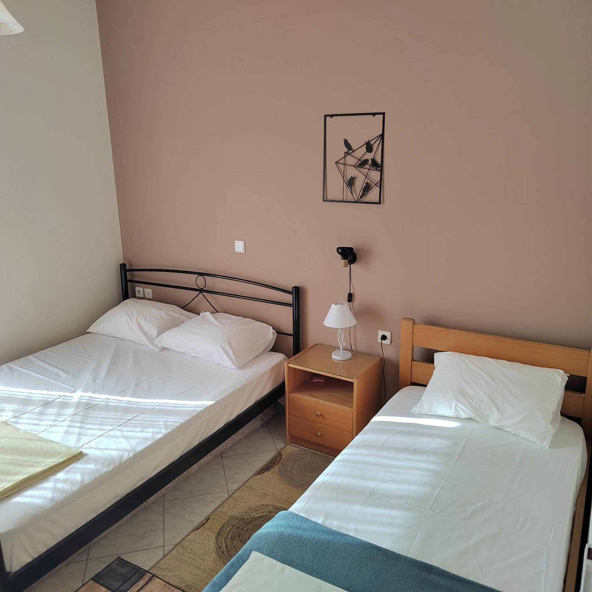 Manos Apartments 科林瓦里奥 外观 照片